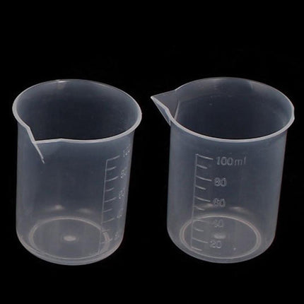 Odměrka 100 ml z průhledného plastu s ryskami v ml
