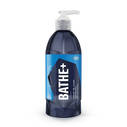 Gyeon Q²M Bathe+ autošampon v tmavě modré lahvi s pumpičkou, 500 ml