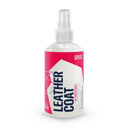 Sprej Gyeon LEATHER COAT v plastové lahvi s rozprašovačem, 120 ml