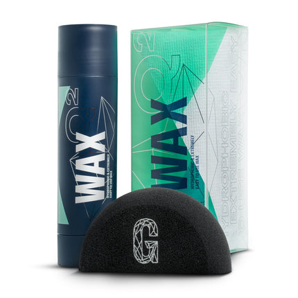Gyeon Q2 Wax syntetický tuhý vosk: modrá dóza, černý pěnový aplikátor a krabička