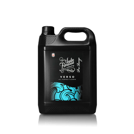 Čistič ve spreji v černé lahvi s rozprašovačem a rukojetí, tyrkysový motiv etikety
